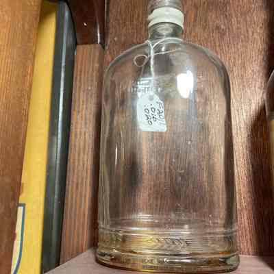 Glass bottle