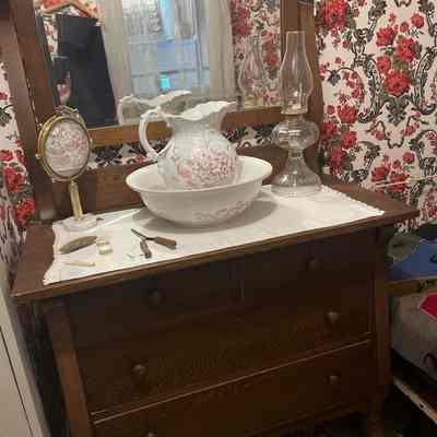 Dresser with mirror