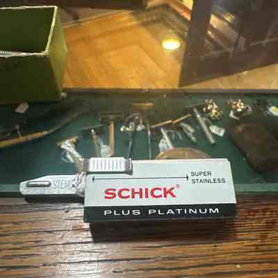 Schick safety razor
