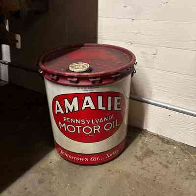 Amalie Motor Oil Can