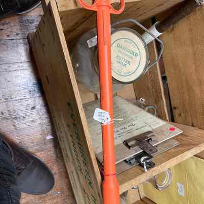 Bovine Medicine Applicator (?)