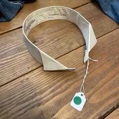 White dress collar