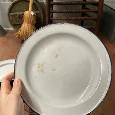 Porcelain plate w/ blue lining