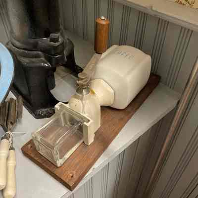 Coffee mill grinder