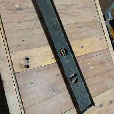 Metal Wall Level
