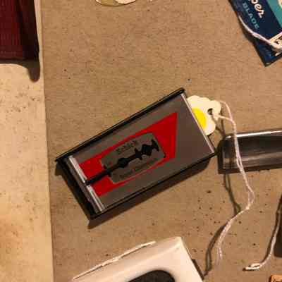Schick Razor Blade Holder