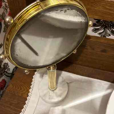 Vanity mirror