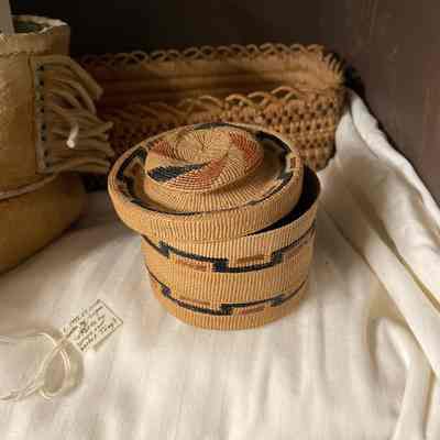 Rattle Top Spruce Root Basket