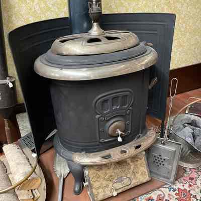 Monarch wood stove