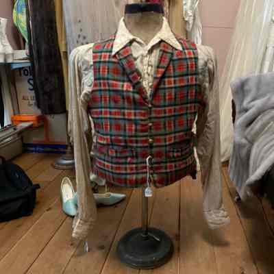 Short metal mannequin
