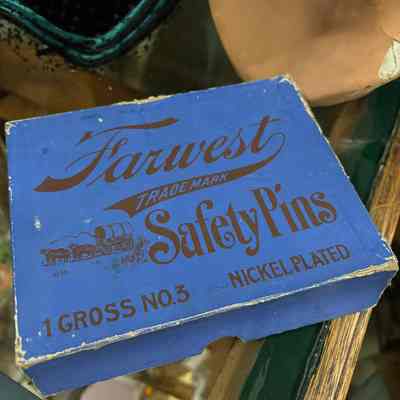 Farwest Safety Pin Box