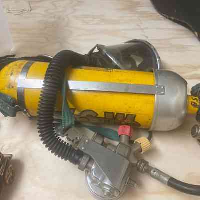 Breathing Apparatus w/ Tank