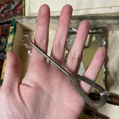 Metal shoe tool