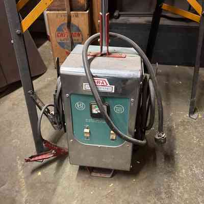 ARA Battery Charger