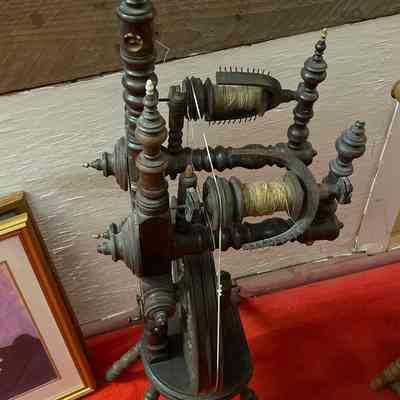 Dutch Spinning Wheel