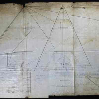 Derrick with boom head