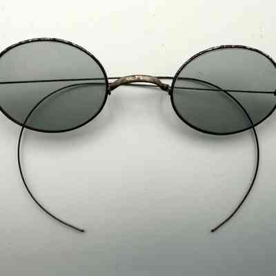 Eyeglasses