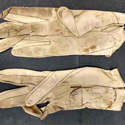 Glove