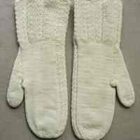 Mitten - Image 2