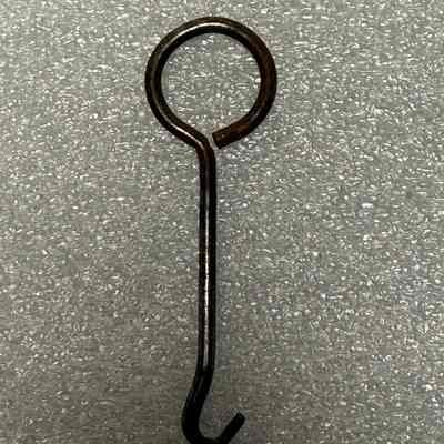 Buttonhook