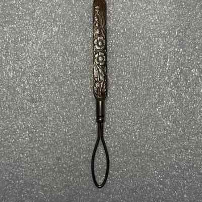 Buttonhook