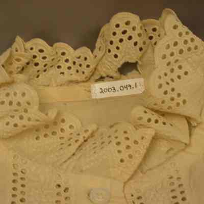 2003.049.1 Eyelet/damage detai