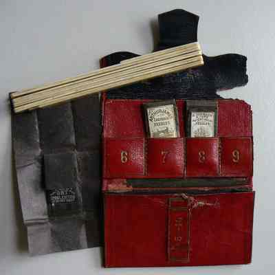 Case, Needle