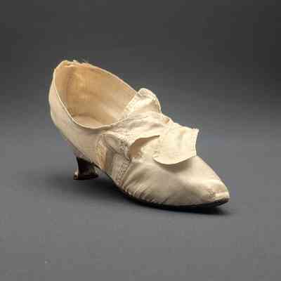 Shoe
