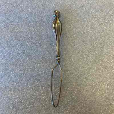 Buttonhook