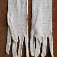 Glove - Image 3