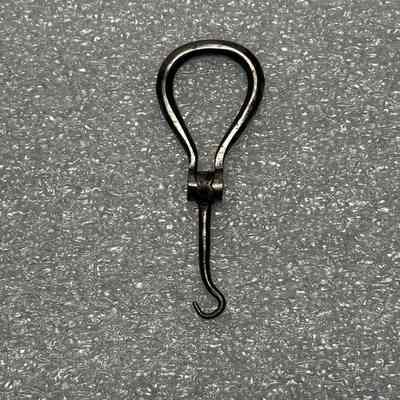 Buttonhook