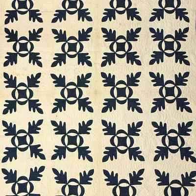 Oak Leaf and Crescent Quilt