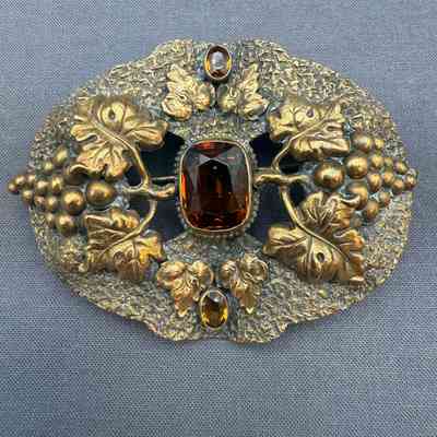 
							Representative image for The Drs. Revak & Lustig Antique Brooch Collection folder								