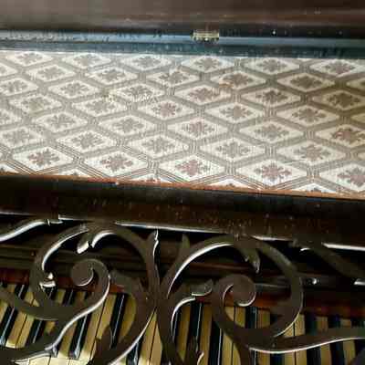 Fabric under the hinged lid