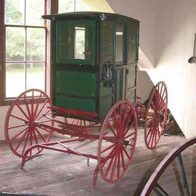 2004.107.1 Mail Wagon, Front 2