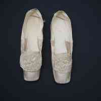 Slippers - Image 2
