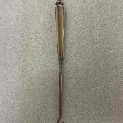 Buttonhook