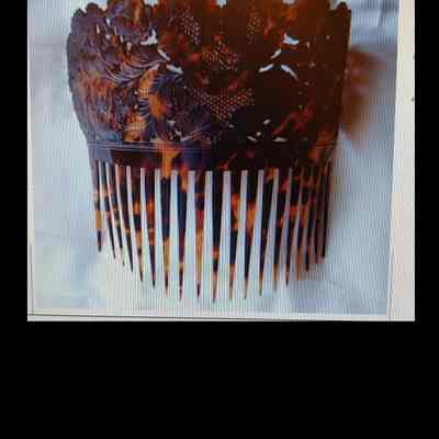 Comb, Ornamental