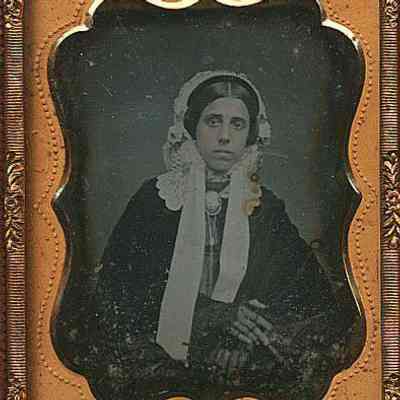 Lady - Elaborate Cap