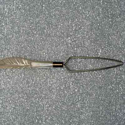 Buttonhook