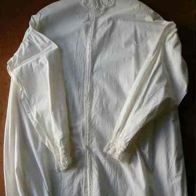 Gown, Dressing