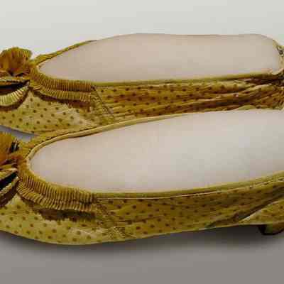 Shoe