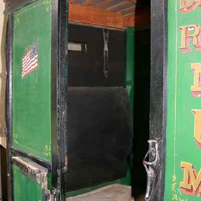 2004.107.1 Mail Wagon, Doors O