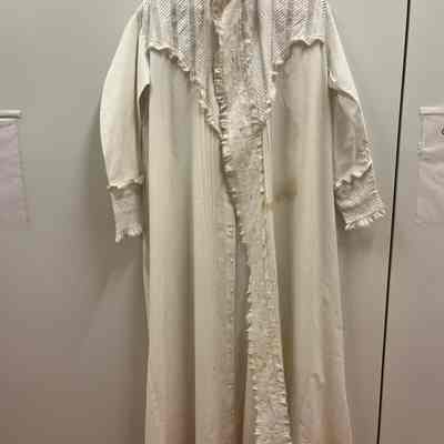 Gown, Dressing