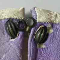 Glove - Image 3