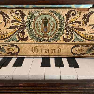 Detail pf keys and plaque