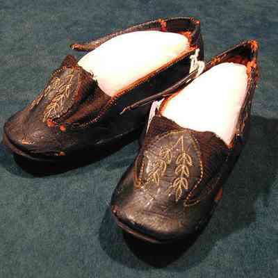 Shoe