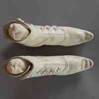 Boots - Image 2