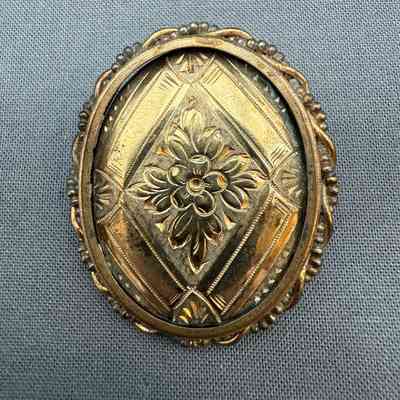 Brooch