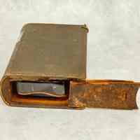 Book Flask - Image 2